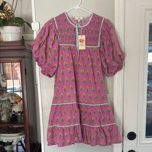 Entro floral print split neck dress size Med NWT